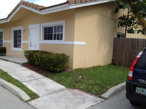 3828 SW 48th Ave #D-27, Pembroke Park, FL 33023