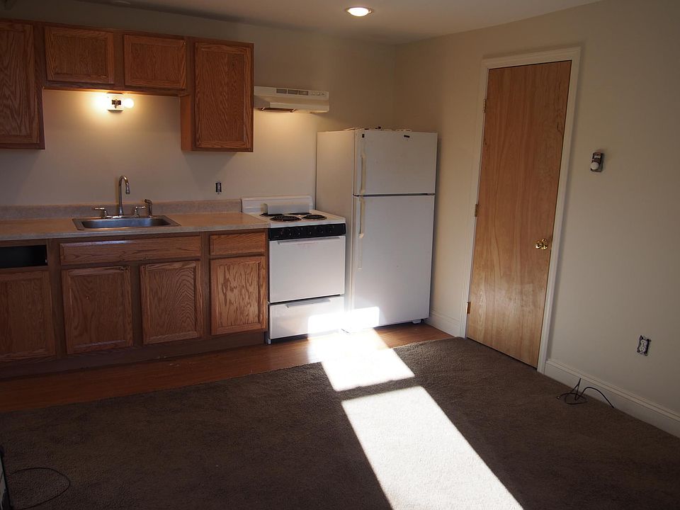 2nd image of 11 Lincoln Ave APT 8