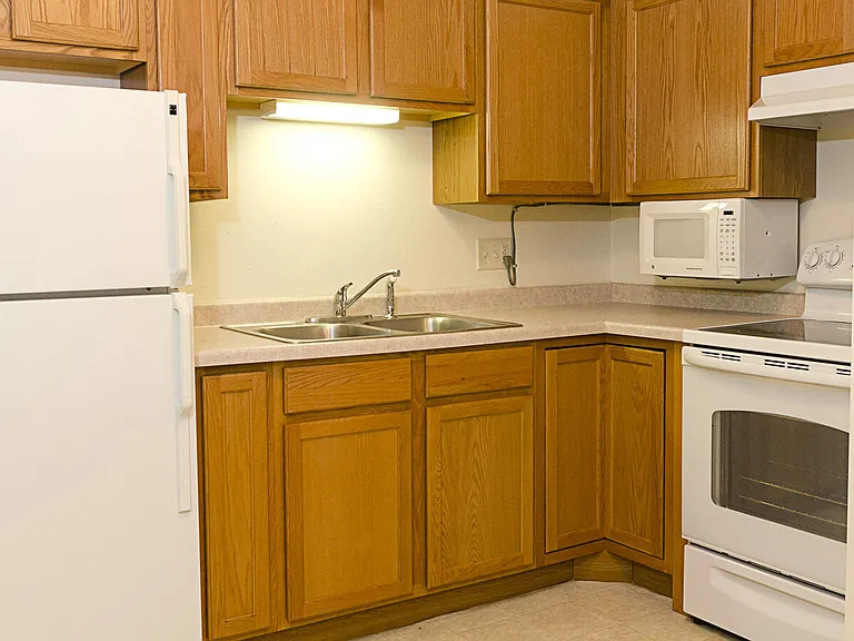 1119 Roseland Dr — Photo 22