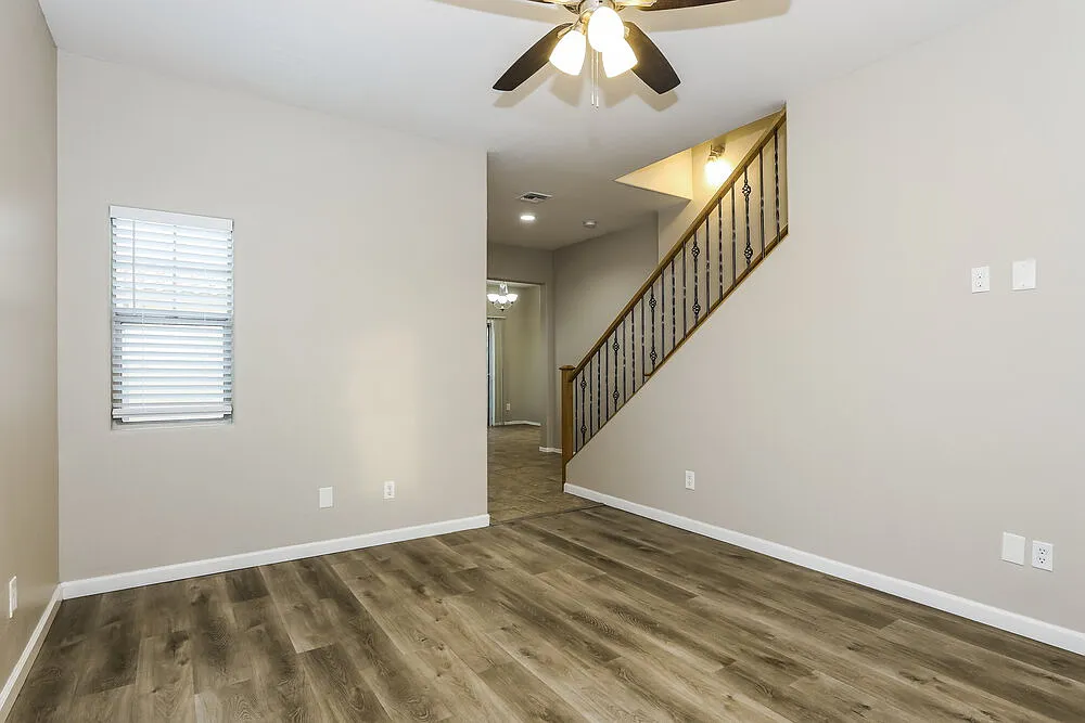 3 bed, 2.5 bath, 1375 sqft, $2,025 — Photo 4