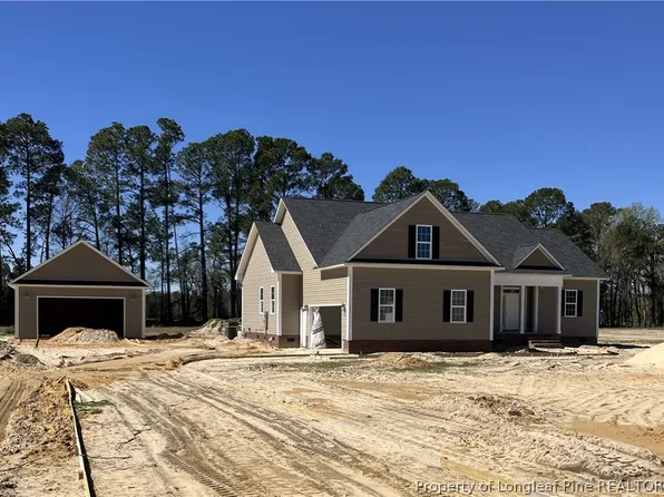 3031 Dinwiddle Dr, Wade, NC 28395