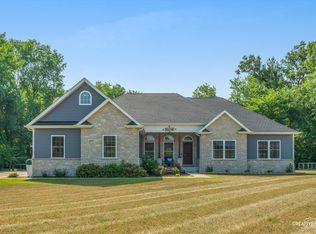 117 Belle Rive Dr, Millington, IL 60537