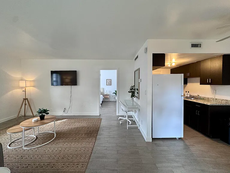 202 Lucerne Ave #12 — Photo 15