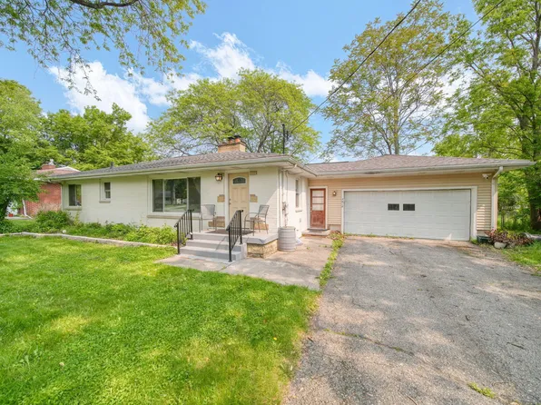2618 Greencliff Dr, East Lansing, MI 48823