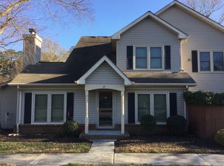 27 Ridge Wood Dr, Hampton, VA 23666