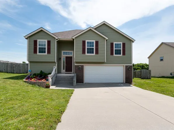 1803 Carmen Ct, Junction City, KS 66441