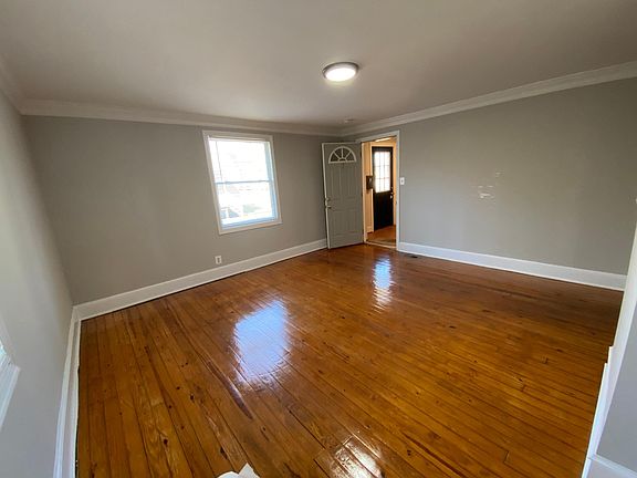 2nd image of 95 Alexandria Pike #2