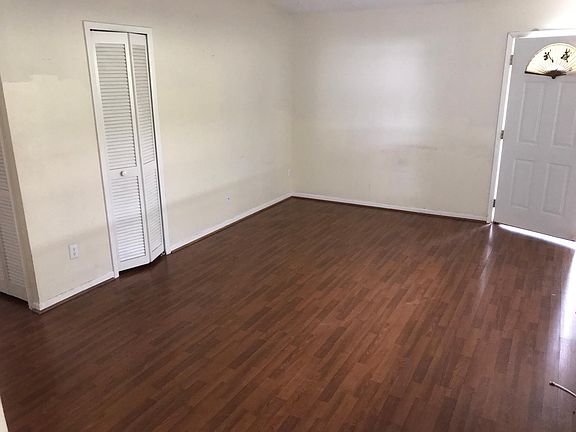 2nd image of 819 Ellwood Ave