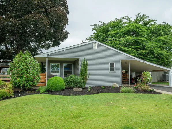 15 Elm Ln, Levittown, PA 19054