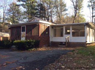 52 Old Queens Hwy, Kerhonkson, NY 12446