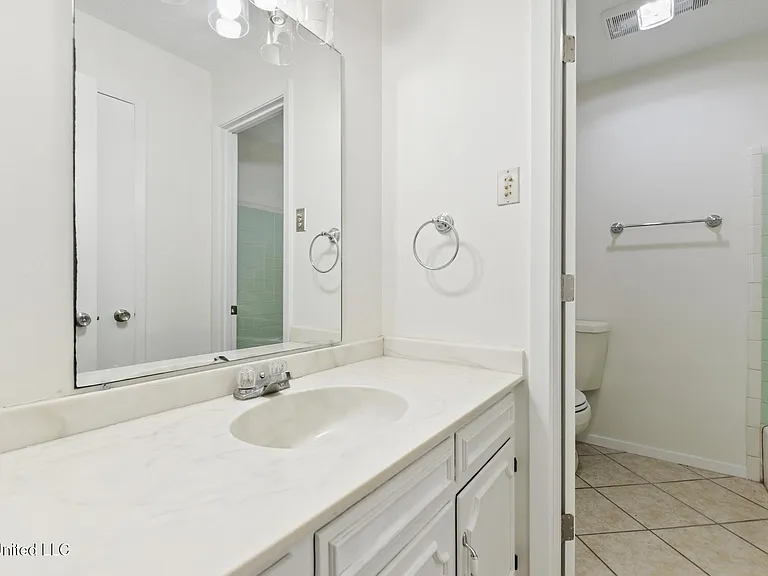 6104 Gruich Cir — Photo 22