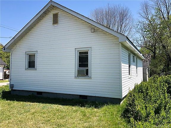 3rd image of 993 Brown Ave