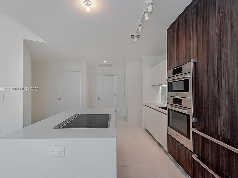 1st image of 851 NE 1st Ave #3502A