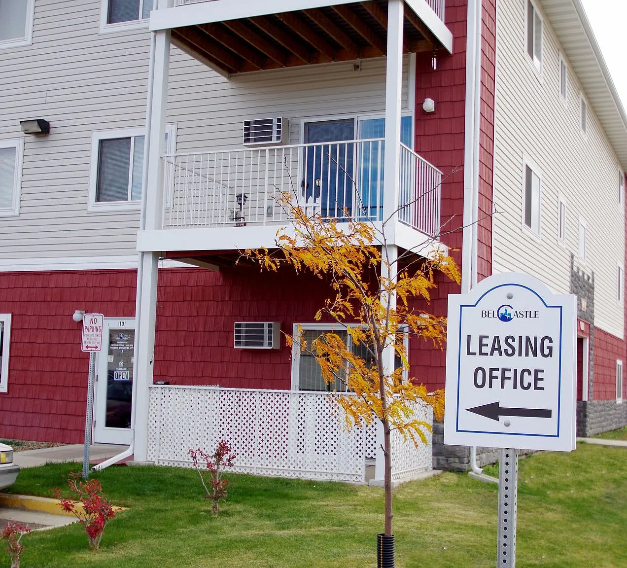 Belcastle Apartments — Photo 1