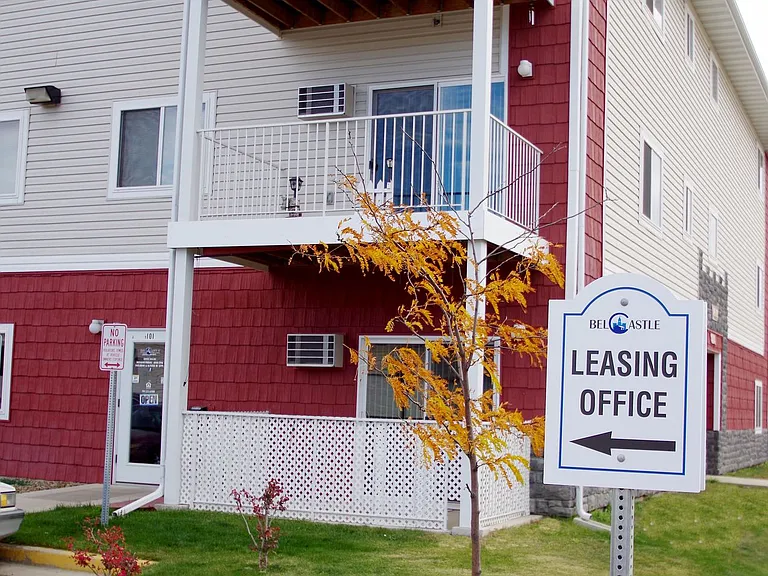 Belcastle Apartments — Photo 1