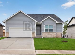 8914 Hickory Dr, Urbandale, IA 50322