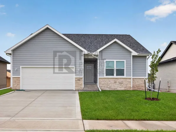 8914 Hickory Dr, Urbandale, IA 50322
