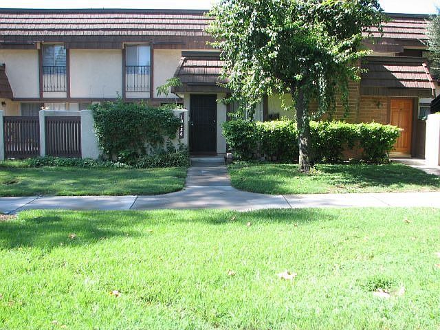 Front Entrance off Greenbelt