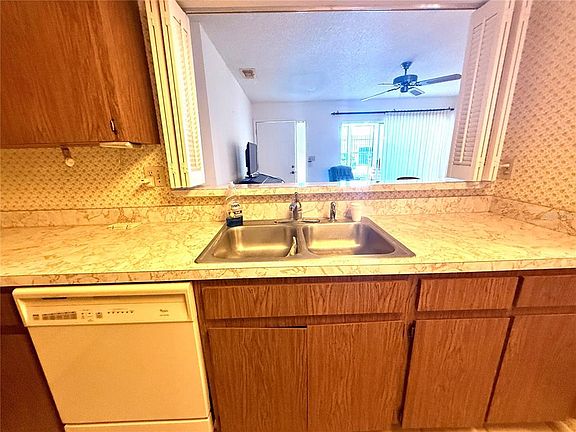 5th image of 8111 Bugle Ct APT 2