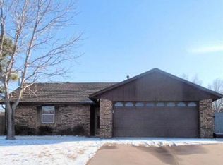 204 Warwick Rd, Ponca City, OK 74601