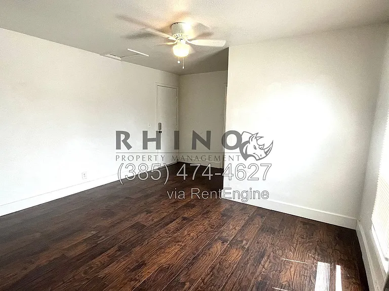 2440 B Ave #4 — Photo 2