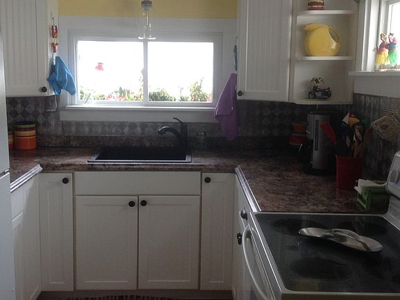 4th image of 205 Hawthorne Dr