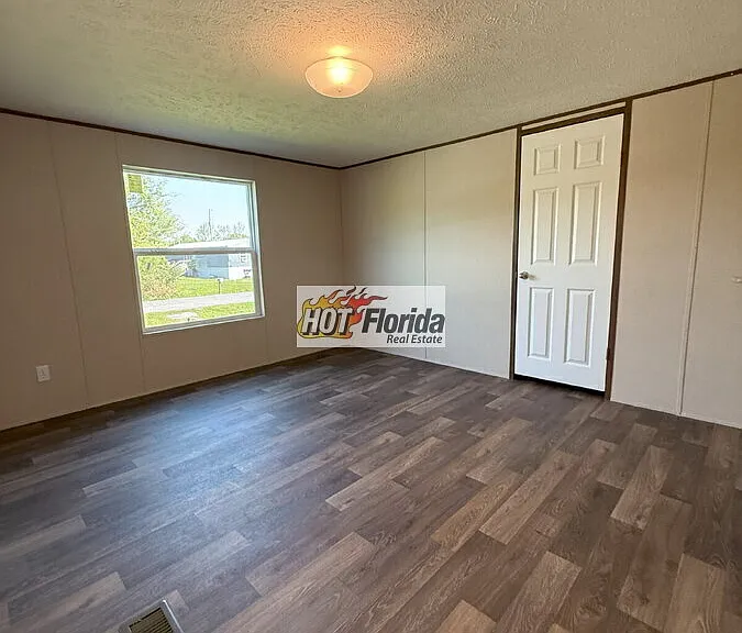 1357 Sparrow Rd — Photo 8