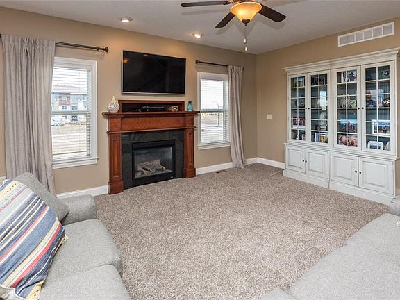 4th image of 230 Bridgewood Dr