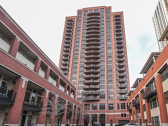 1st image of 330 N Jefferson St APT 1507