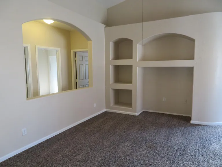 932 W Carter Rd — Photo 8