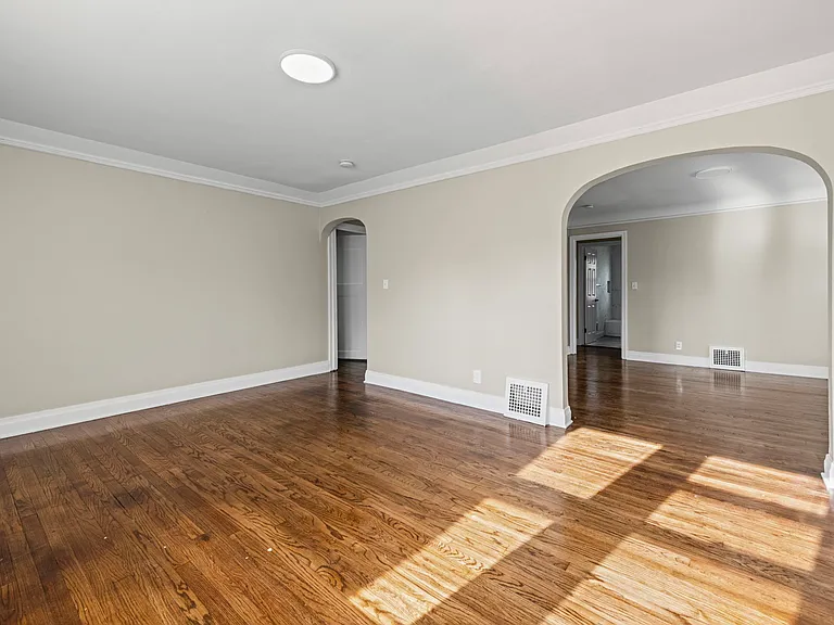 12818 Marlowe St #UP — Photo 5