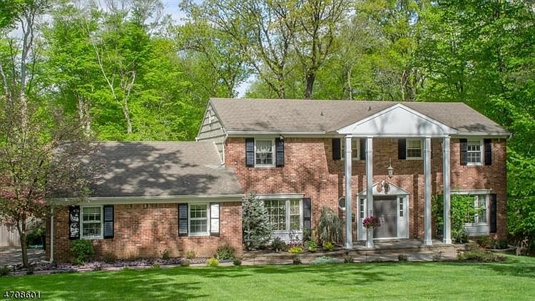 1st image of 82 Shrewsbury Dr