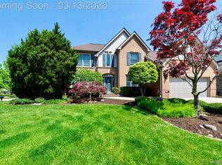 3826 Village Ct, Troy, MI 48084