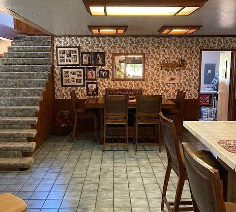 4th image of 400 95th St