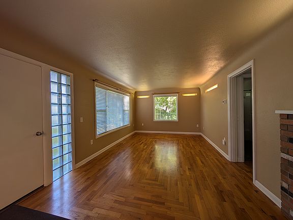 4th image of 8696 Depot Rd