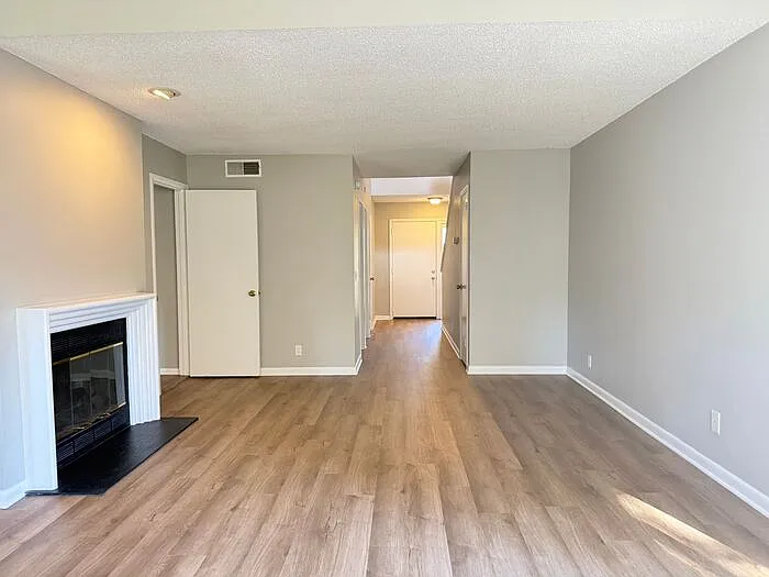 431 Belle Pointe Dr — Photo 15
