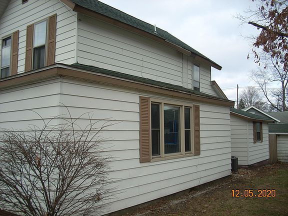 3rd image of 530 Main St