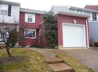 51 Corona Ct, Old Bridge, NJ 08857