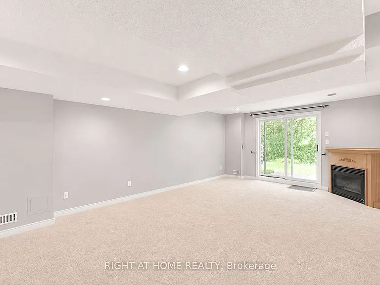 2233 Rockingham Dr — Photo 29