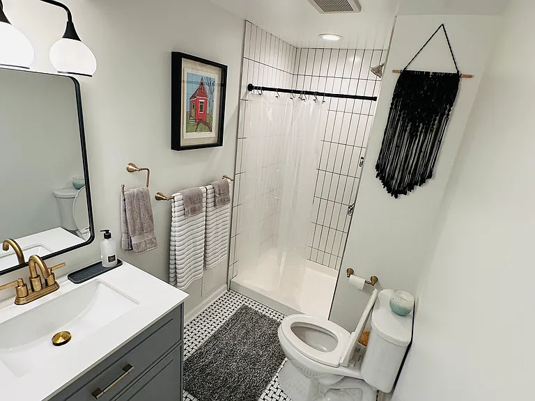 3250 W Belle Plaine Ave #3 — Photo 10