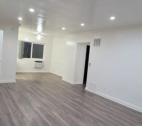 4th image of 1020 N Curson Ave APT 7