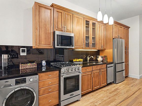 3rd image of 514 E 82nd St APT 1W