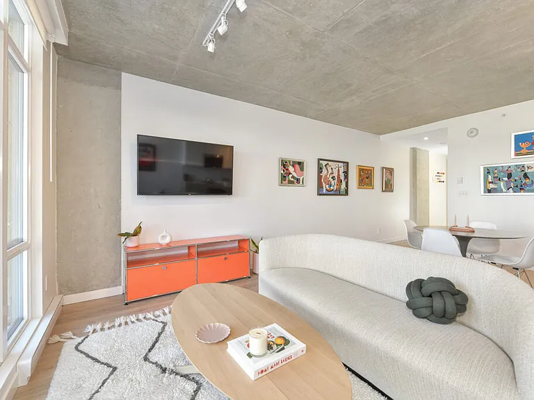 1097 View St — Photo 30