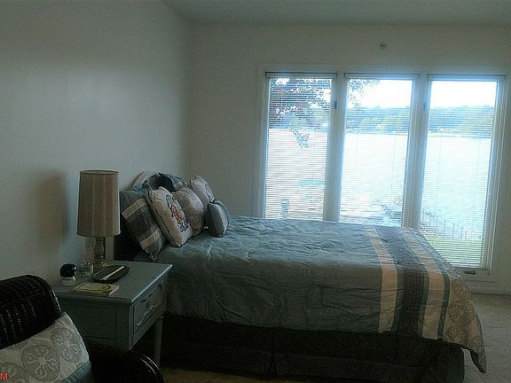 2nd image of 310 Driftwood Dr Unit C