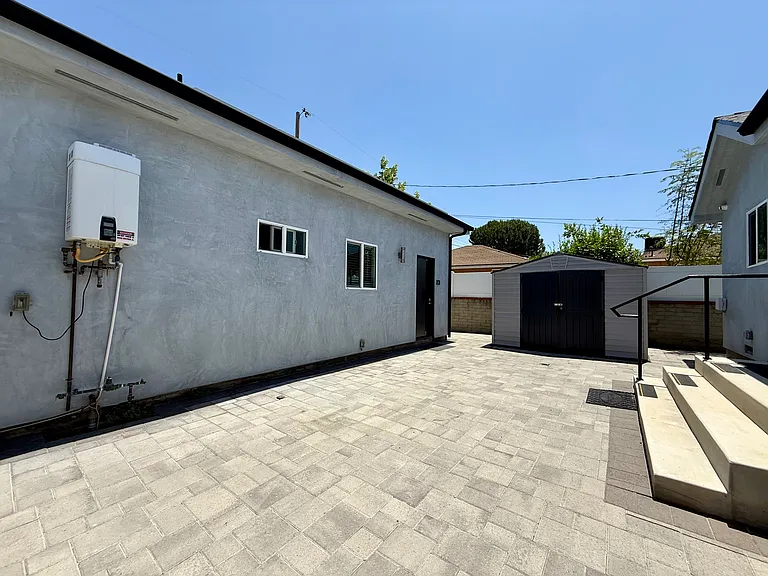 2428 N Lincoln St #101 — Photo 32