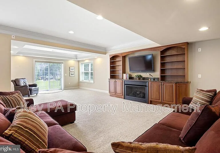 155 Harrogate Dr — Photo 31
