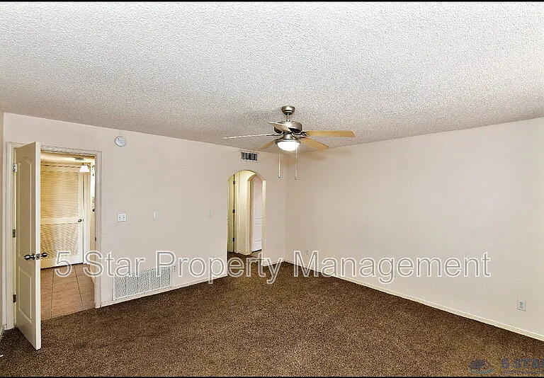 6372 Franklin Ridge Dr — Photo 20