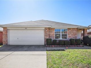 529 Rock Prairie Ln, Fort Worth, TX 76140