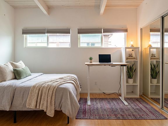 5th image of 4401 Kraft Ave #10M