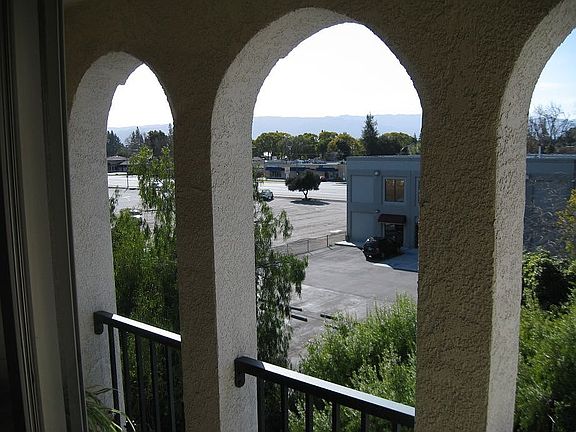 4th image of 1409 Allegado Aly